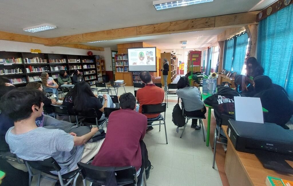 Investigación del Campus Los Ángeles fortalece vínculos científicos y educativos en zonas distantes de la Patagonia
